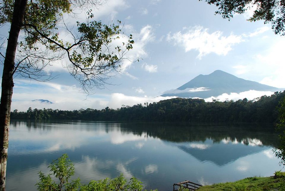 26 Tempat Wisata di Sumatera Timur yang Wajib Dikunjungi 