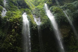 SEJARAH AIR TERJUN MADAKARIPURA.