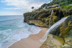 Pantai Banyu Tibo wisata di pacitan