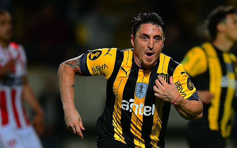 Peñarol ganó 1-0 a Boston River y sumó su primer triunfo en el