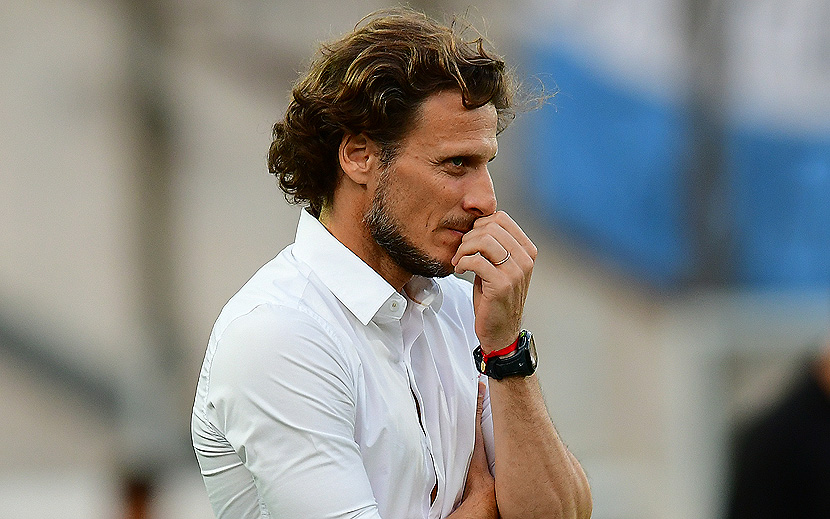 Tenfield.com » Diego Forlán y sus zapatos exclusivos de selección