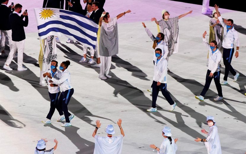 👊🇺🇾 CABEZA ARRIBA, Uruguay quedó fuera de los Juegos Olímpicos de Tokio  2020. Primera experiencia a nivel de selección para Federico…