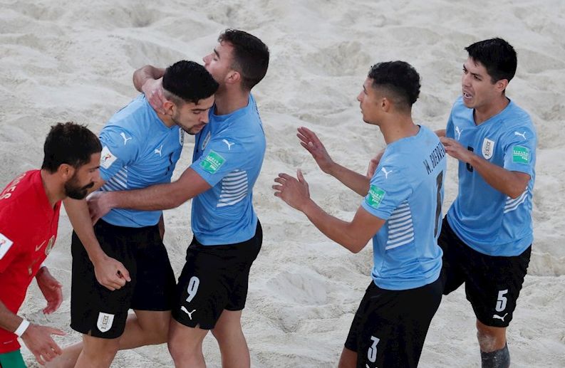 Tenfield.com » Fútbol playa: Uruguay perdió contra los mejores