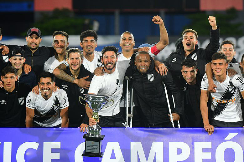 Danubio vence a Cerro y lidera el Clausura uruguayo luego del tropiezo de  Peñarol