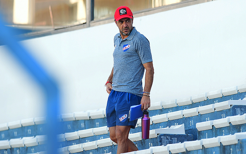 El 'Chino' Recoba es el nuevo entrenador del Nacional de Uruguay