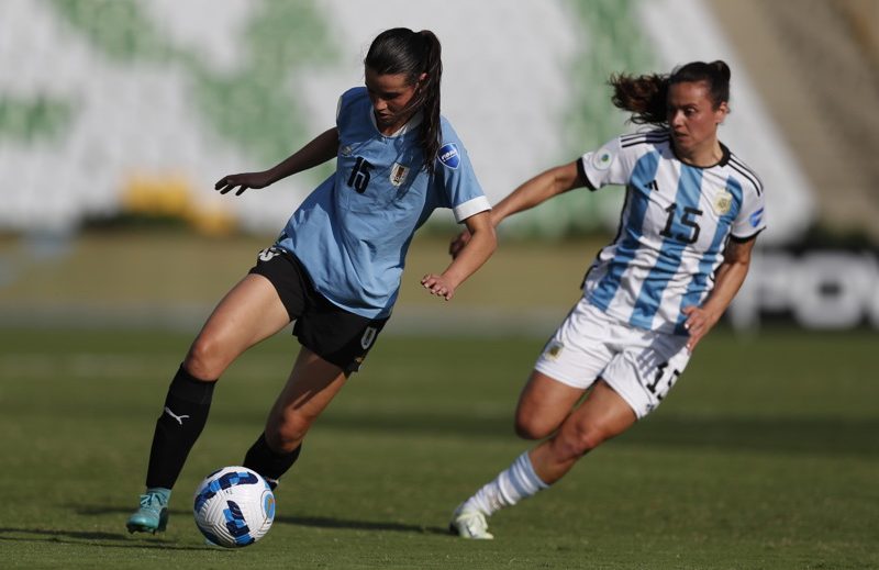 Copa América Femenina  Argentina goleó a Uruguay en el Grupo B