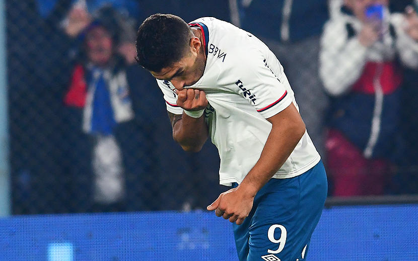 Tenfield.com » Luis Suárez con el brazalete