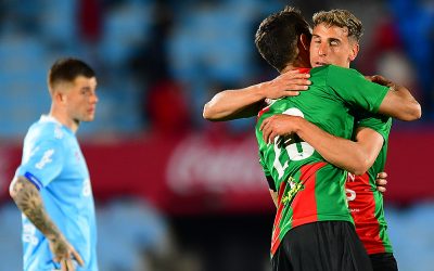 Leyendas del futbol uruguayo e internacional - Gano Wanderers a Rentistas  por 1 a 0 en el parque viera por la 9na fecha del Torneo Clausura con gol  de Facundo Milán,hoy la