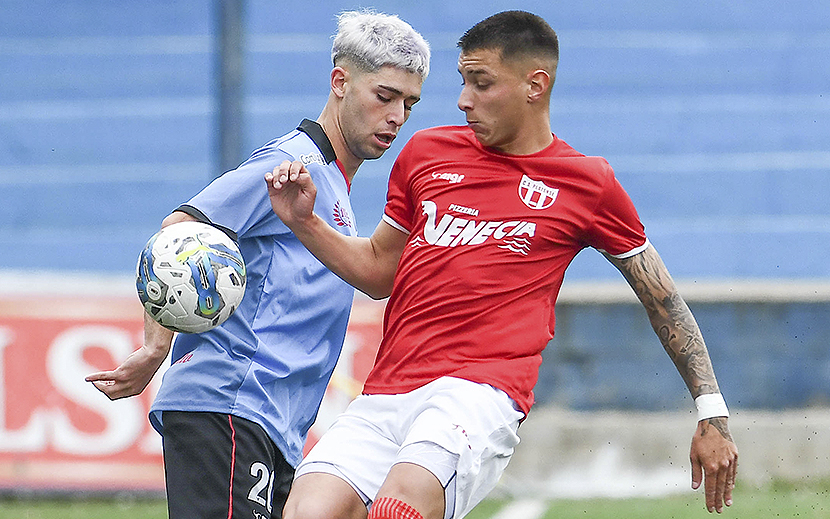 Racing Montevideo 3 vs 1 Fénix por la Primera División de Uruguay