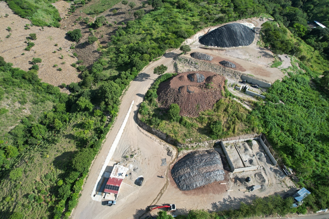 Patio de acopio mineral Tercerón S.A. Chiquimula Guatemala operaciones mineras