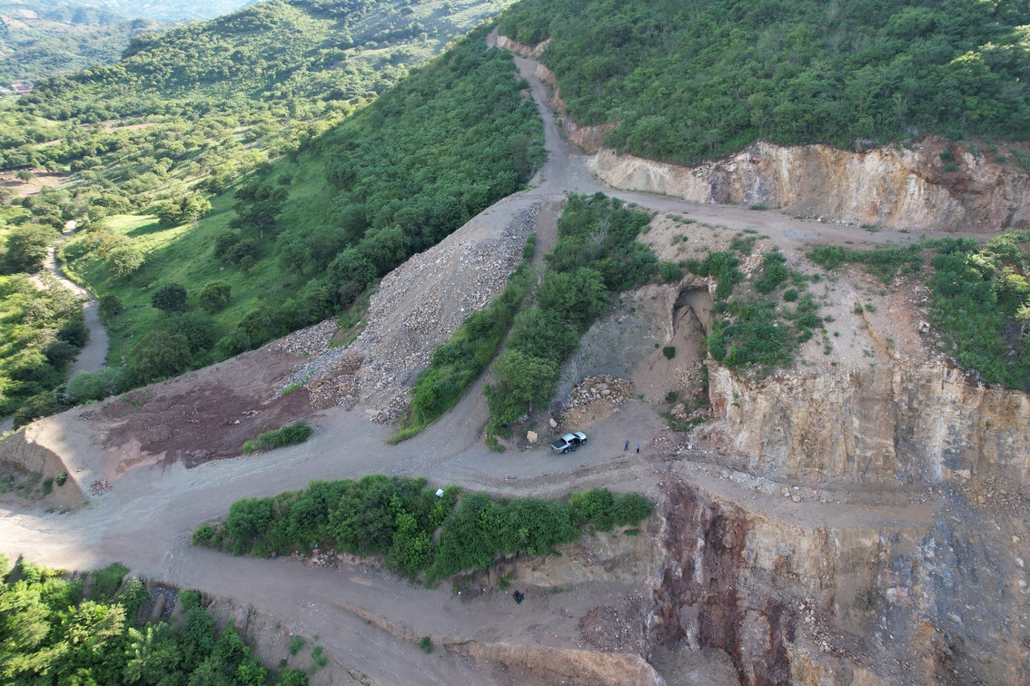 Vista aérea de la mina Tercerón S.A. Chiquimula Guatemala extracción mineral