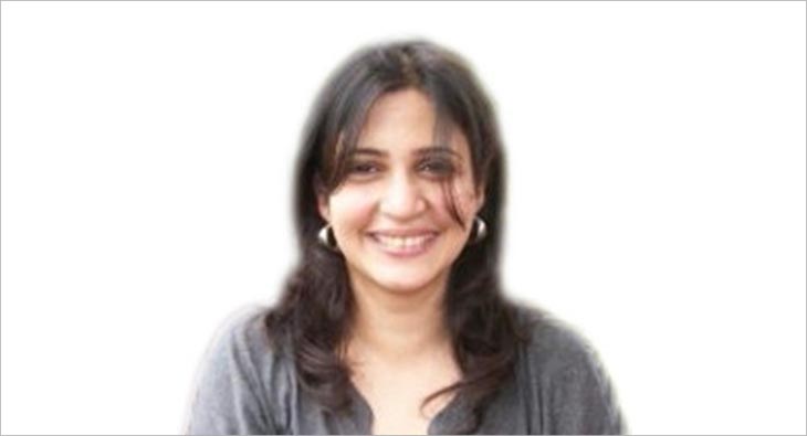 Aparna?blur=25