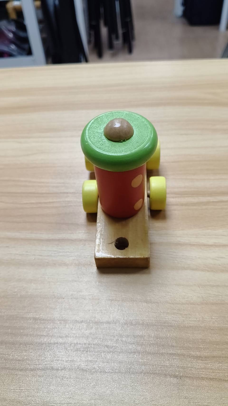 小蜜蜂手拉車