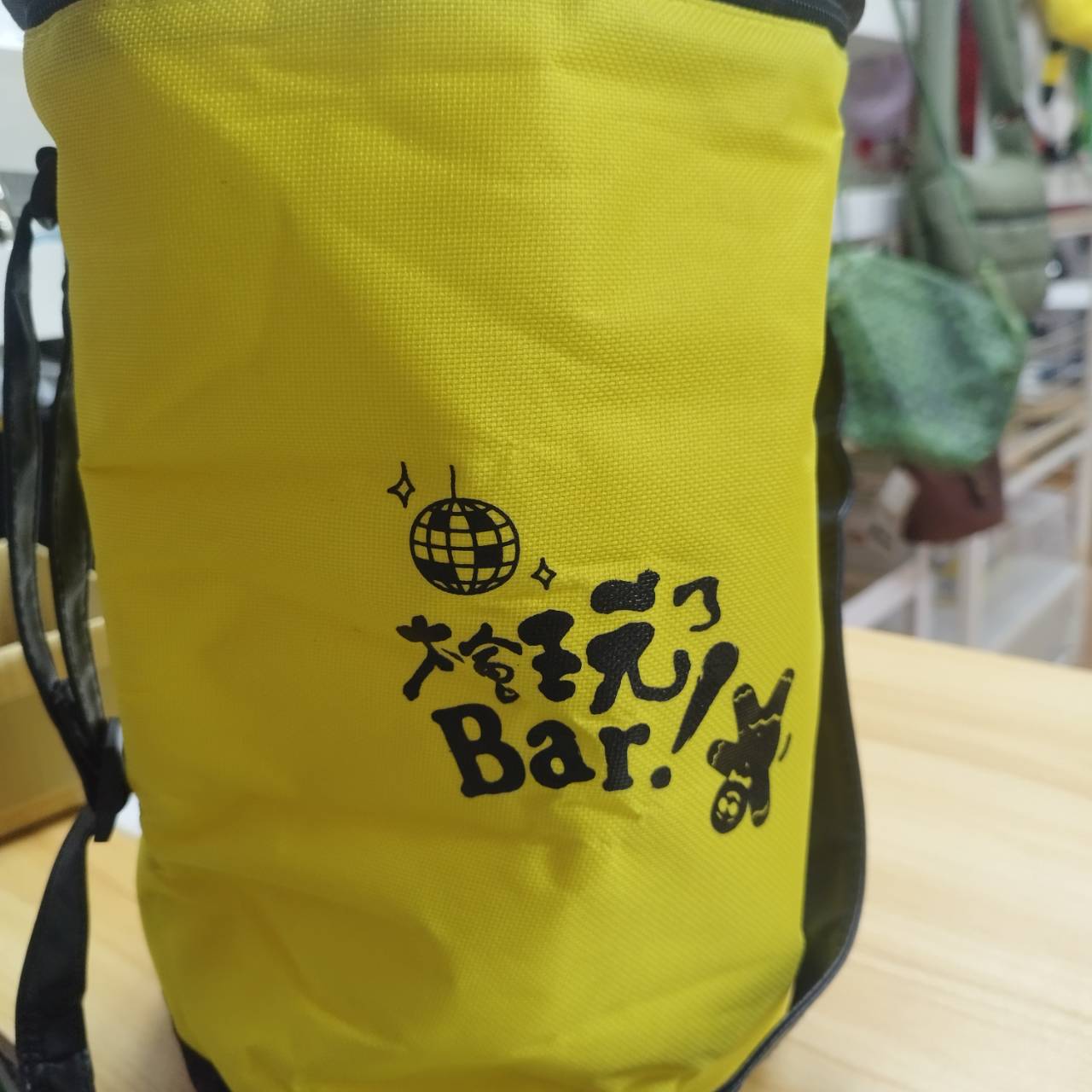 太會玩了Bar!防水露營揹帶