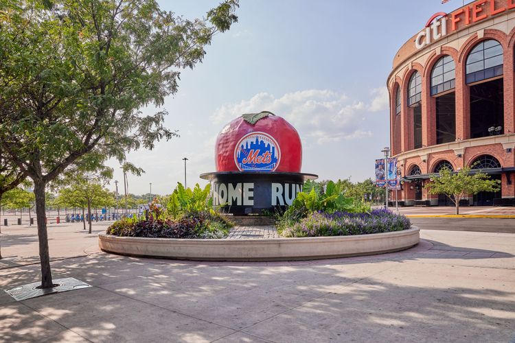 Mets Plaza 