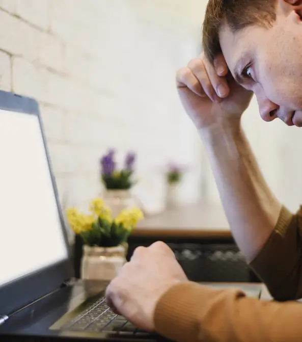 <h2>IS LAGGING TECH PUTTING <strong>YOUR BUSINESS</strong> AT RISK?</h2>