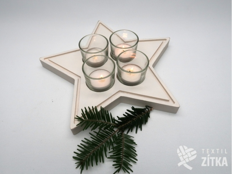 Jednoduchý dřevěný svícen ve tvaru hvězdy