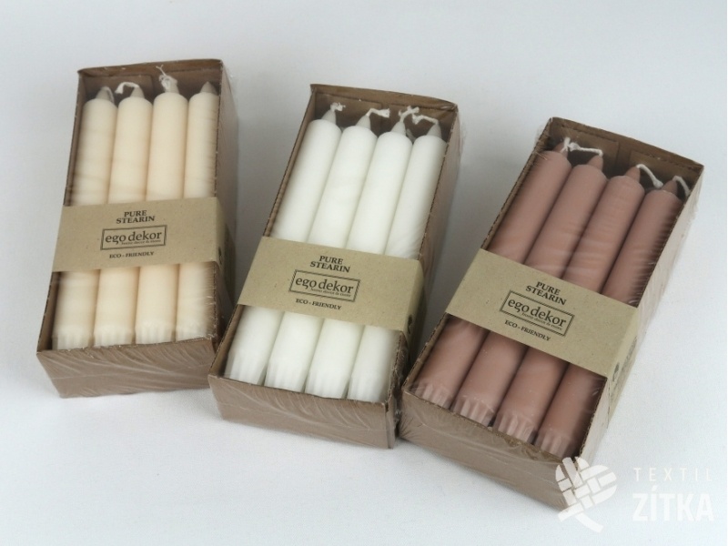 Úzké svíčky v přírodních tónech