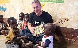 Chris Hoy in Malawi with Unicef