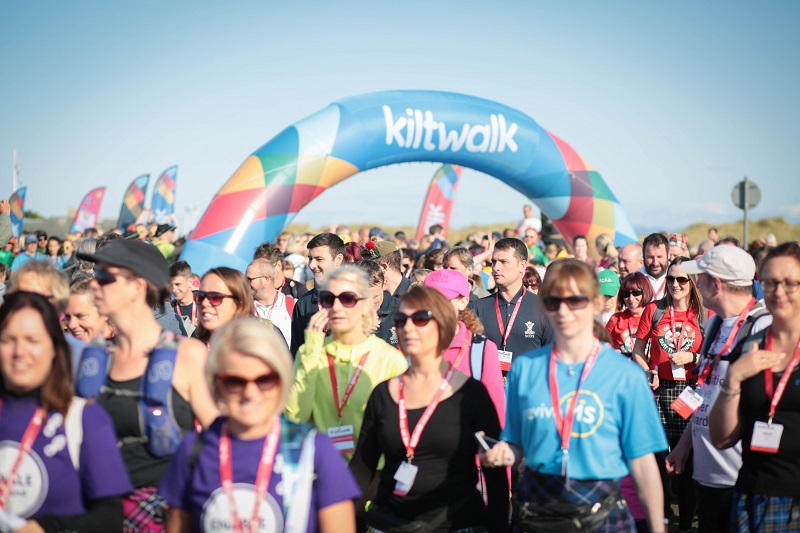 Kiltwalkers descend on Dundee