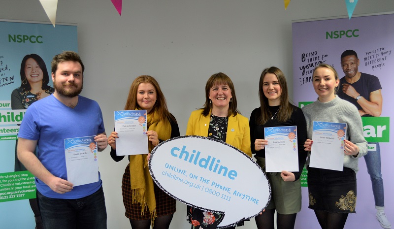 Minister rewards Childline volunteers