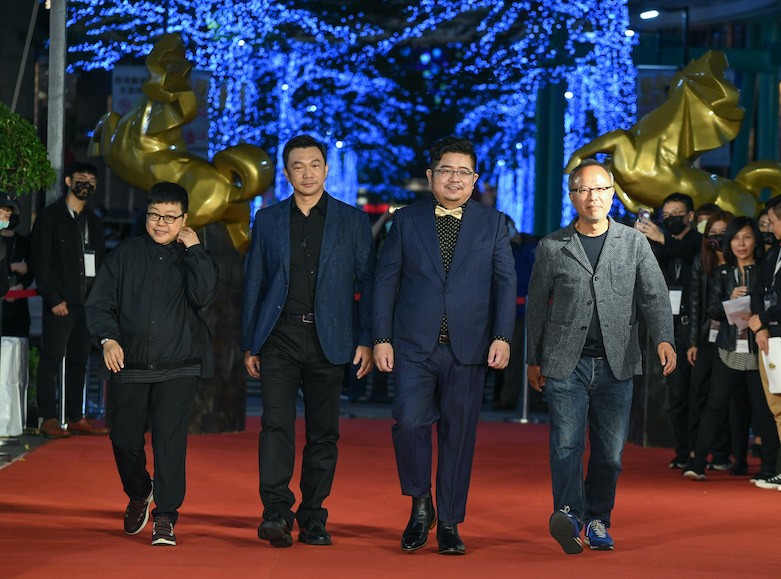 左起：監製葉如芬、鍾孟宏，導演黃信堯、張耀升