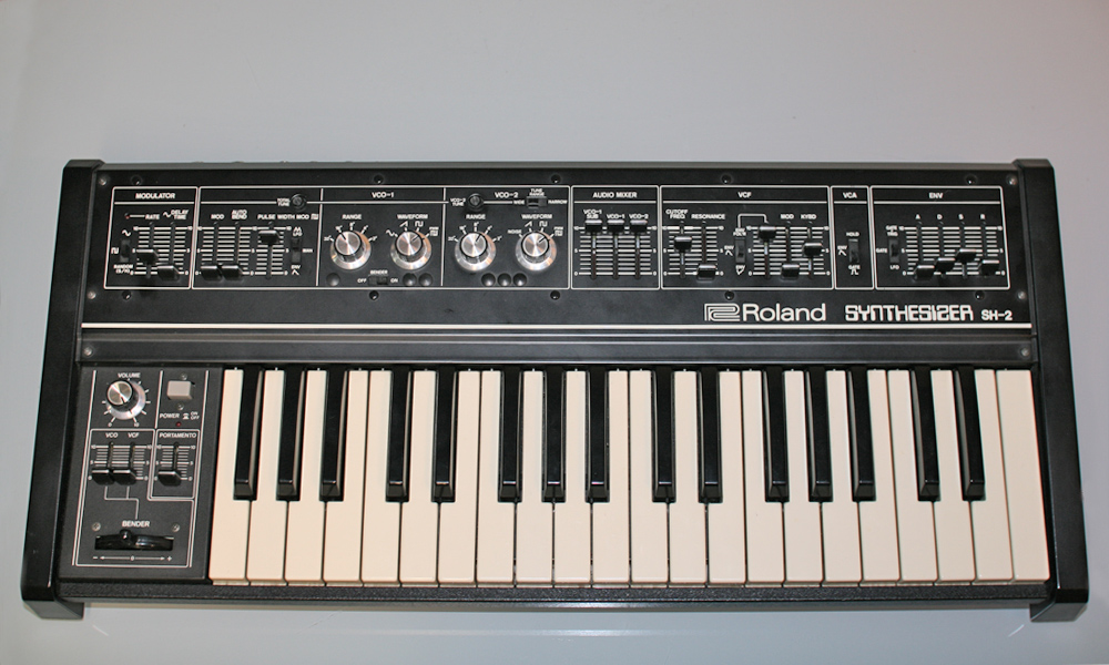 Roland SH-2 Vintage Synthesizer