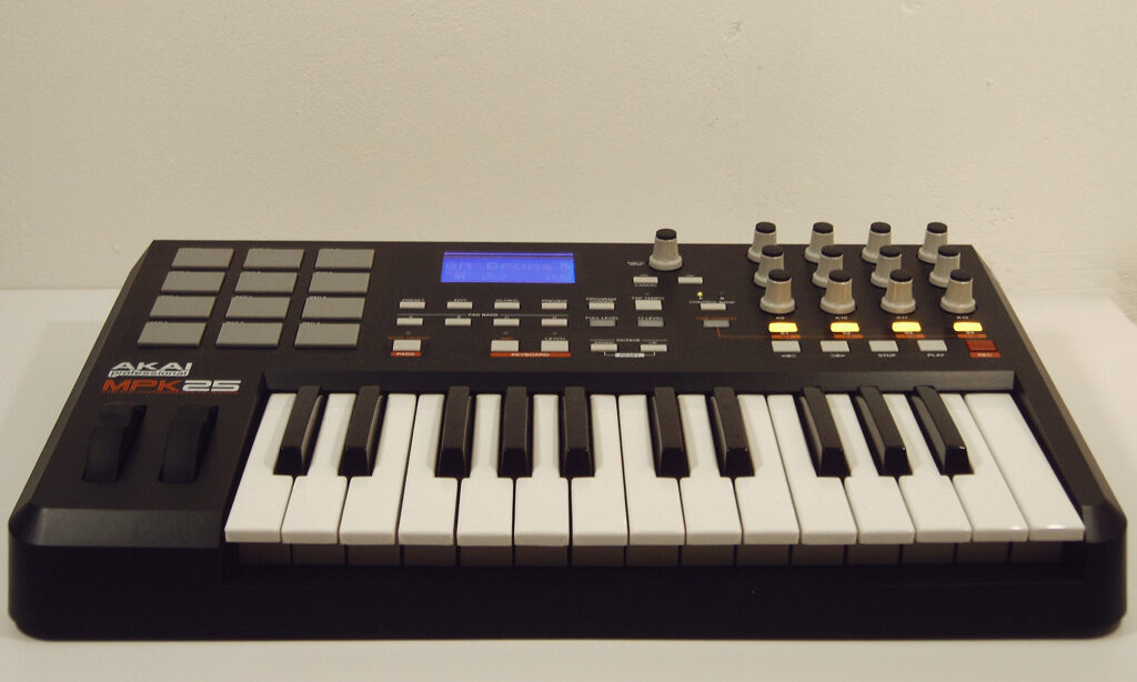 Akai MPK25