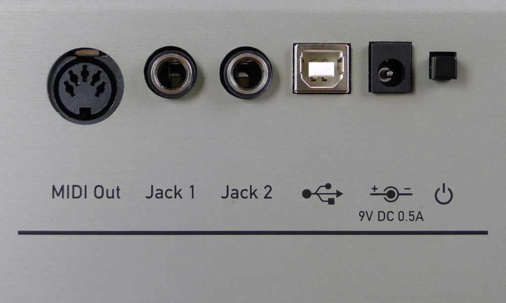 Die Anschlüsse auf der Rückseite des Numa Nano: MIDI Out, Control Jack 1 und 2 (beide frei definierbar), USB, Netzteilbuchse und Power On/Off Schalter