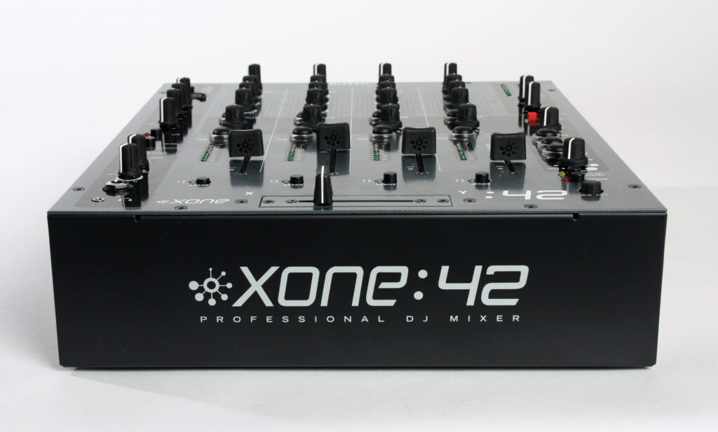 Allen_Heath_Xone42_vorn