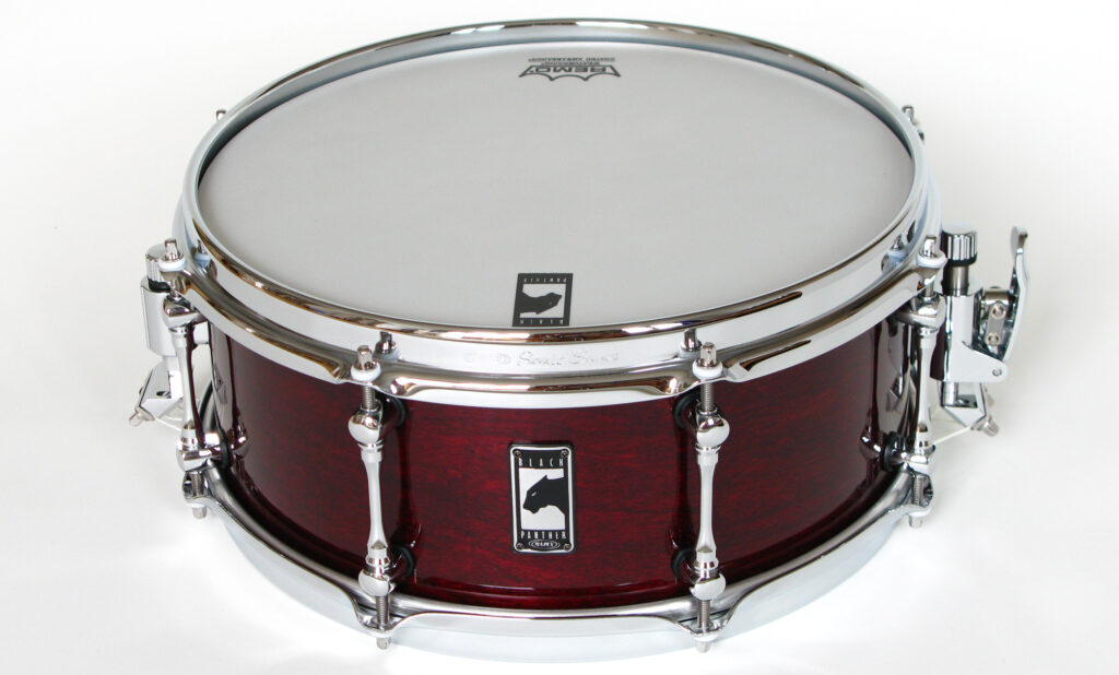 Die Mapex Black Panther "Cherry Bomb" ist etwas besseres als eine Side-Snare