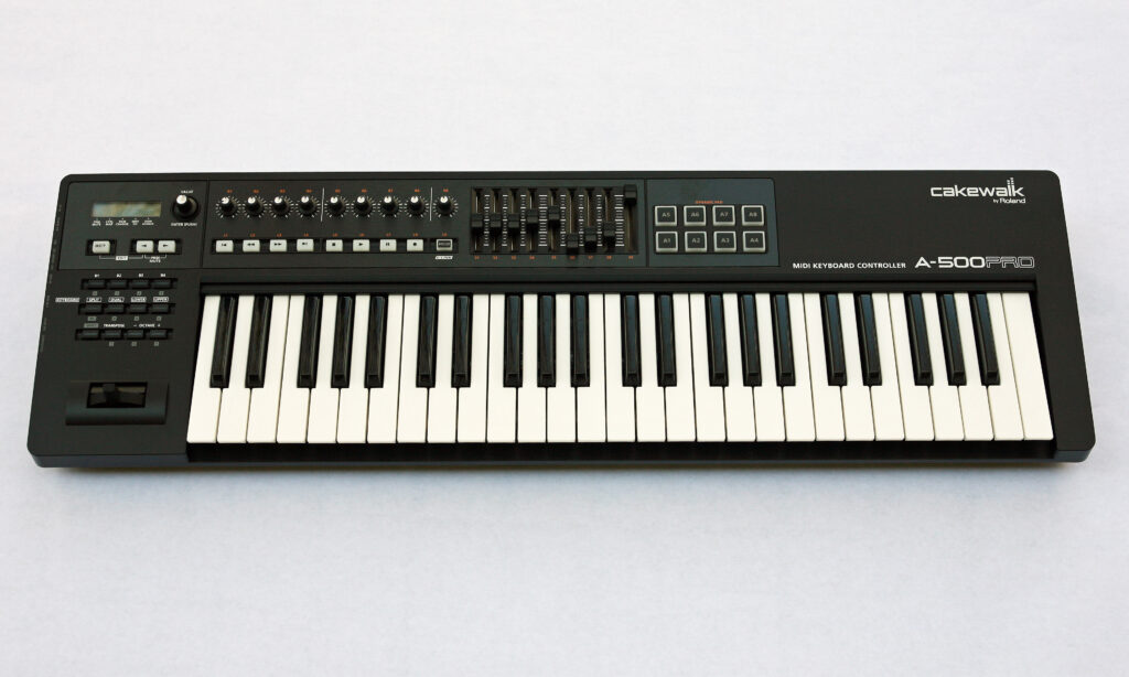 美品 Roland A-500PRO MIDI キーボード 49鍵 注目ブランドのギフト 