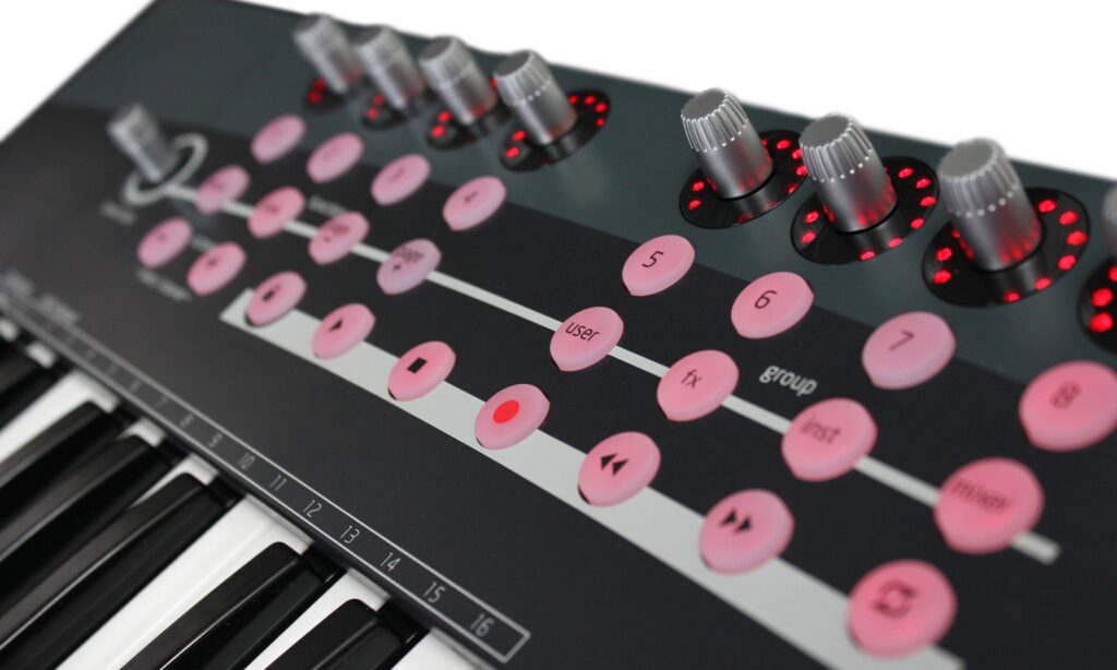 novation_nocturn49_bedienelemente2