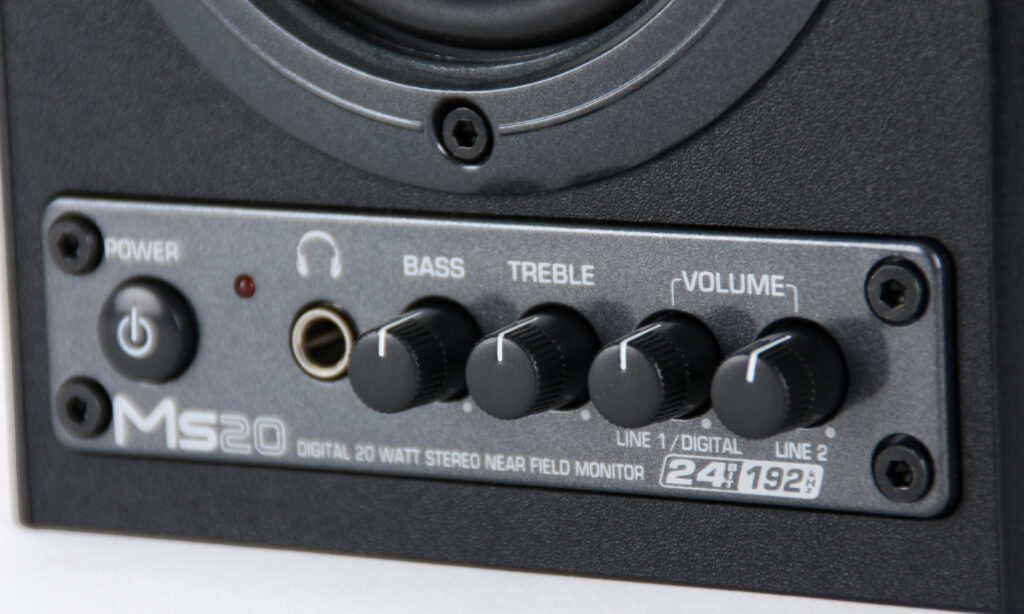 Behringer_MS20_aktiv_Details_vorn