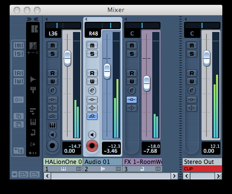 Im Cubase-Mixer setzen wir die Spuren ins richtig Verhältnis. Im Master-Kanal, ganz rechts, leuchtet die Clip-Anzeige, Zeit die Einzelspuren ein wenig zurückzuregeln.