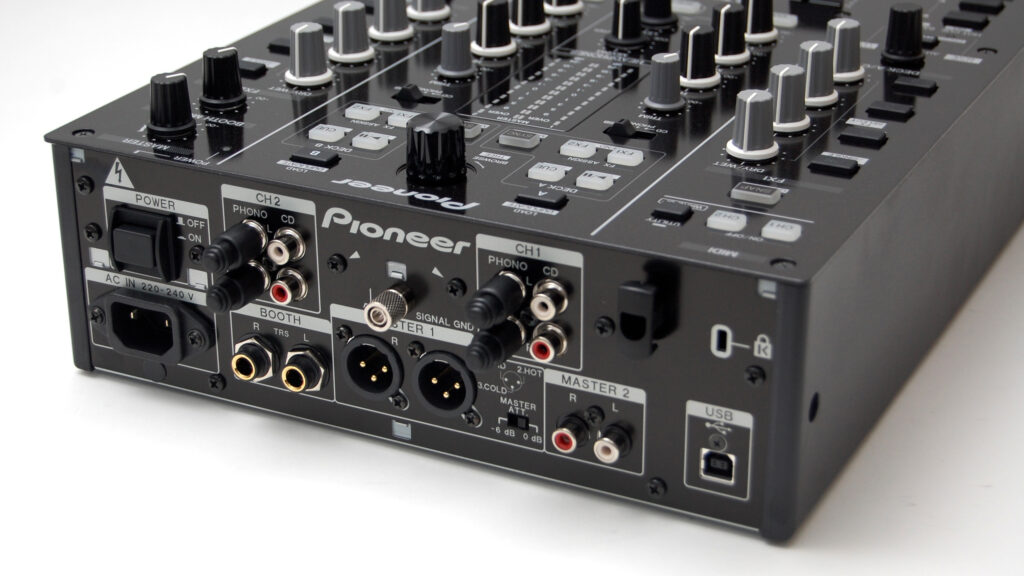 Backpanel_Pioneer_DJM_T1_09