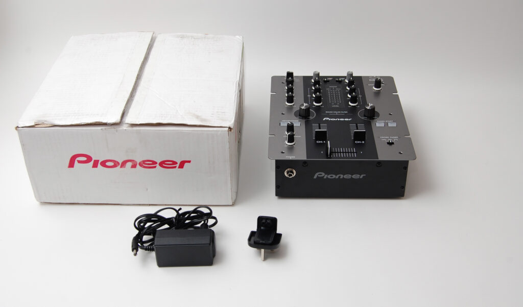 Lieferumfang_Pioneer_DJM-250_06