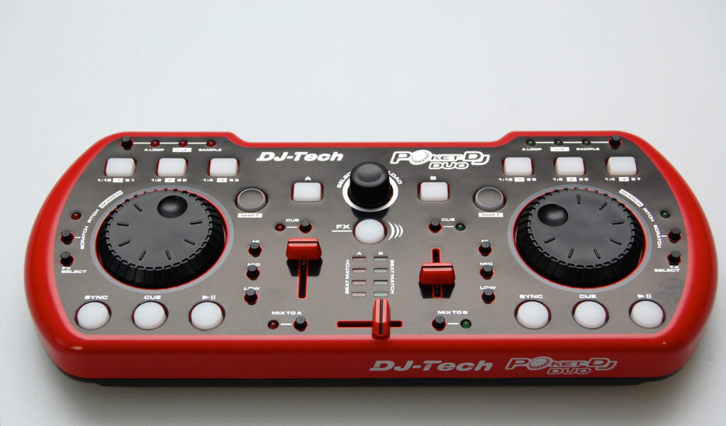 Closeup_DJ-Tech_Pocket_DJ_Duo_05