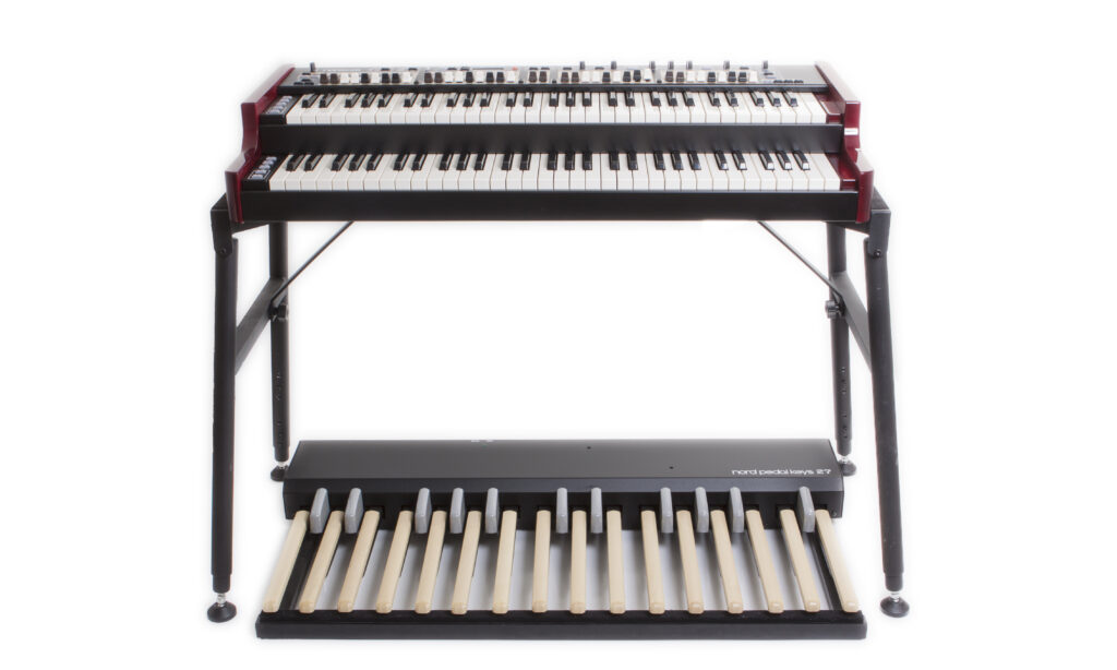 Nord C2D mit optionalem Pedal Keys 27