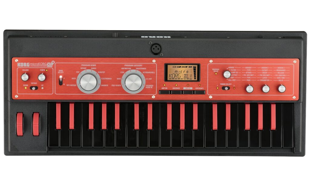 Der microKORG XL+ ist auch in rot erhältlich