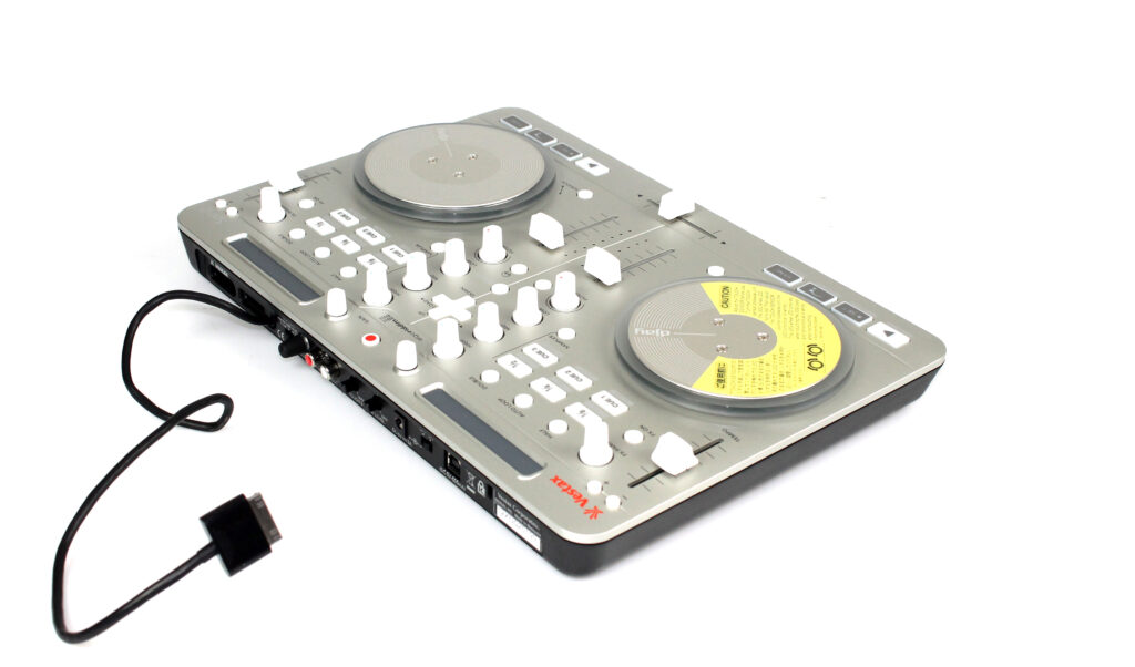 Vestax Spin 2: Zweikanal DJ-MIDI-Controller mit USB-Port und Dock-Connector