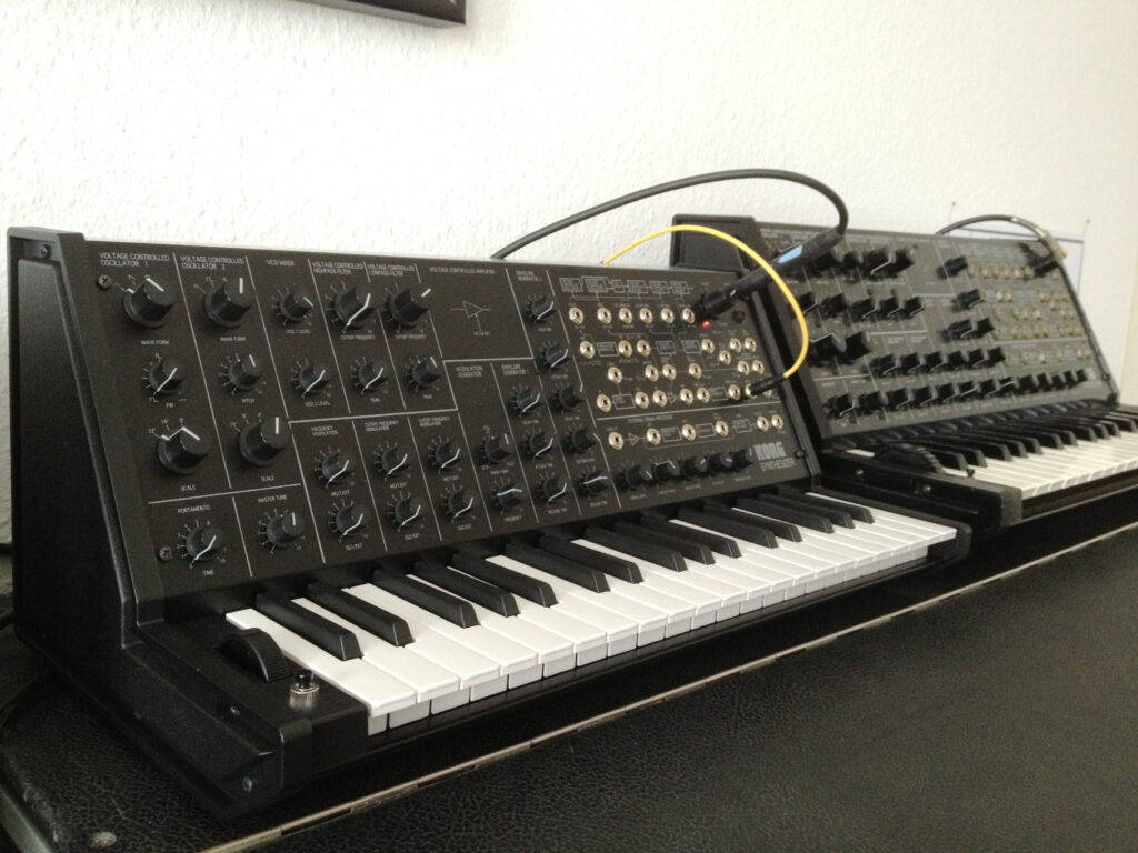 "I am your father!" – der MS-20 mini und sein Vorfahre im bonedo-Testlabor