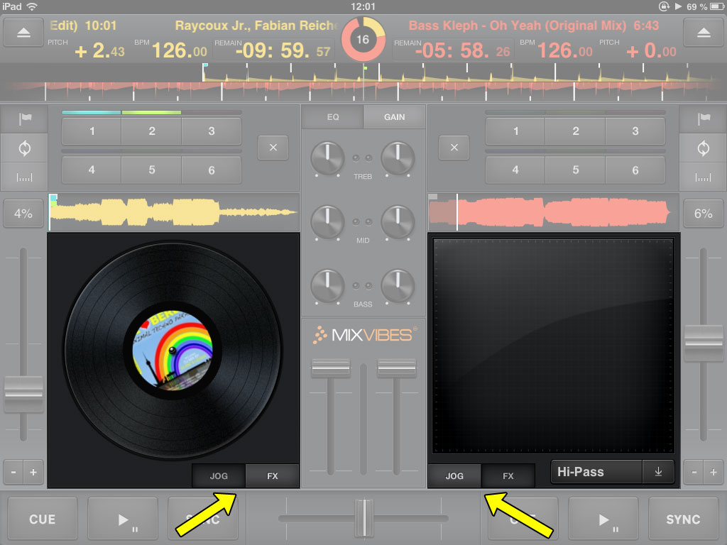 Mixvibes Cross DJ for iPad: Mit den Schaltern am unteren Rand lässt sich zwischen Jogwheel und X/Y-Pad umschalten