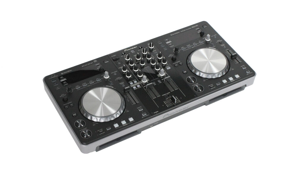 Pioneer_XDJ_R1_1