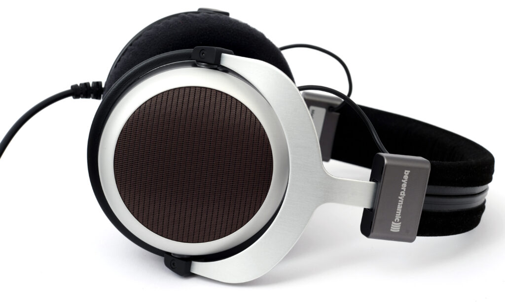 Beyerdynamic_T90_01_AUFMACHER