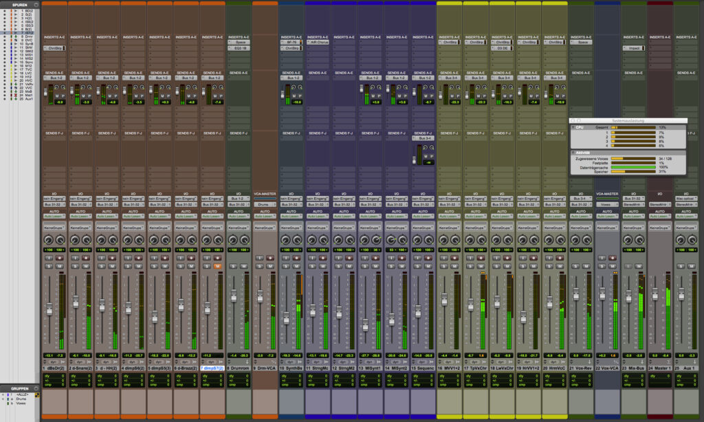 Mein drei Jahre alter iMac hatte mit dieser moderaten Session bei 96 kHz und 64 Samples Audiobuffer keine Probleme und verbrauchte weniger als 15 Prozent der Rechner-Ressourcen. Auch die rötlichen Gain-Reduction-Meter im Kanalzug sind gut zu erkennen.