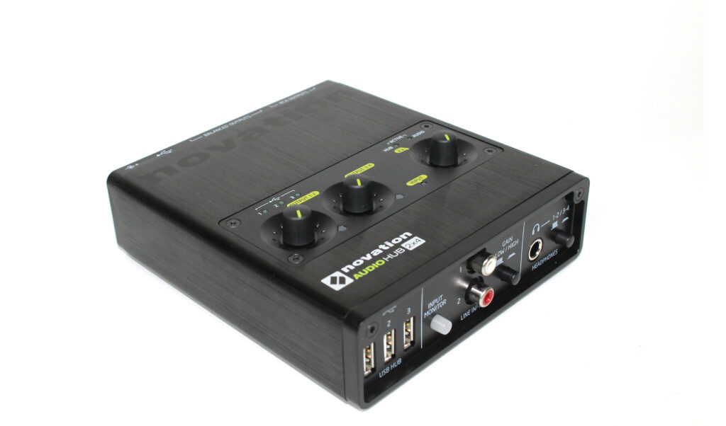 Novation Audiohub 2x4, USB 2.0 Audiointerface mit 3-Port USB-Hub