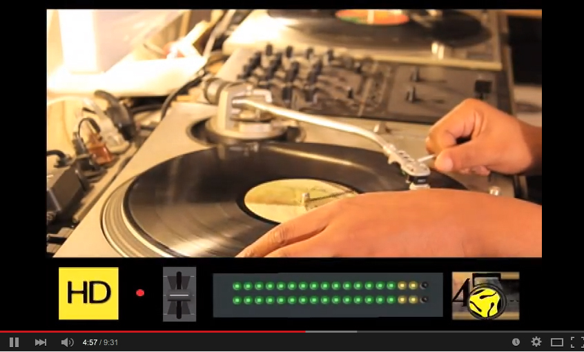 Der von 45 King Online gestellte DJ-Set ist ein klassischer Hop Hop Break-Mix (Foto: Youtube/ Mark James)