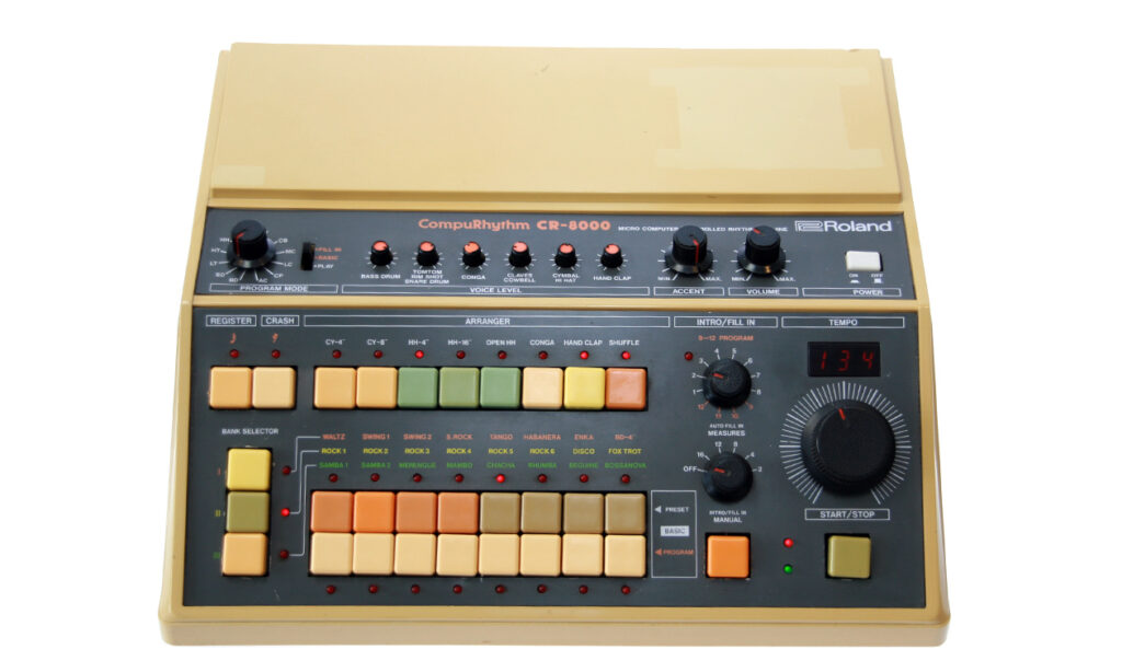 Die Roland CompuRhythm CR-8000 ist eine vergleichsweise erschwingliche Drum Machine