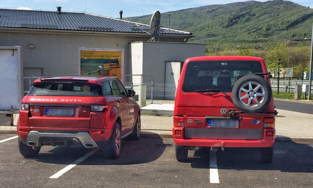 "Ziemlich viele mittelmäßige Fretless-Bassisten hier in Tschechien!"